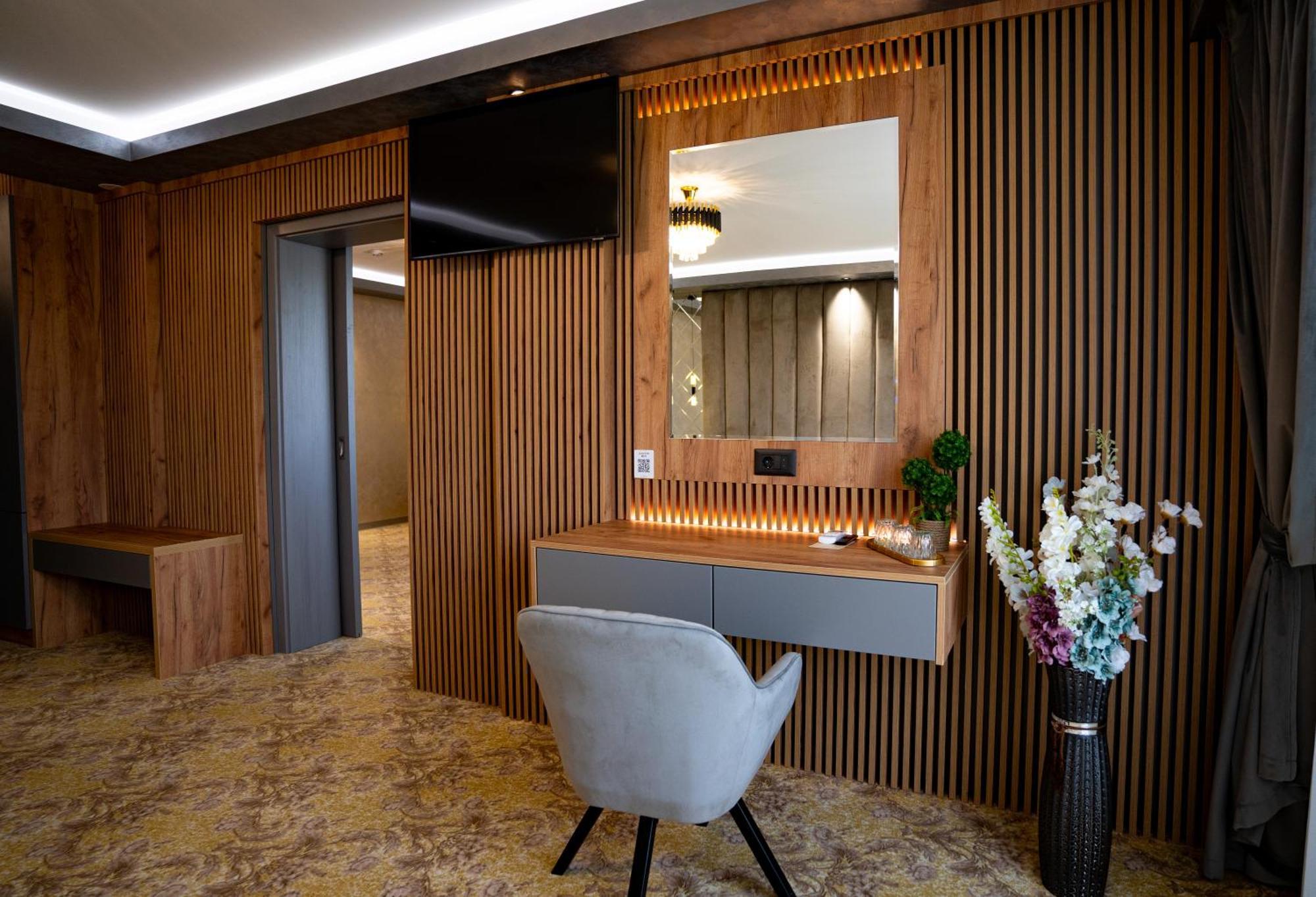 Hanul Domnesc Imperial Hotel & Spa Călan エクステリア 写真