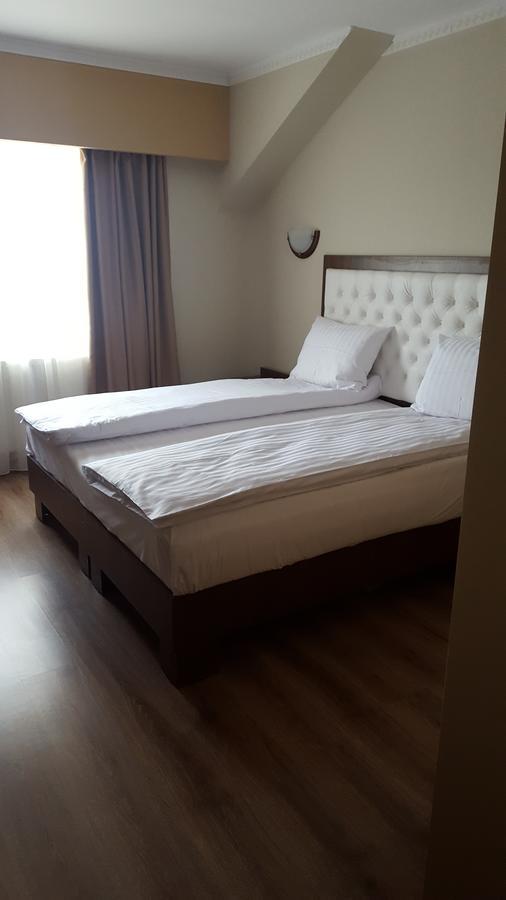 Hanul Domnesc Imperial Hotel & Spa Călan エクステリア 写真